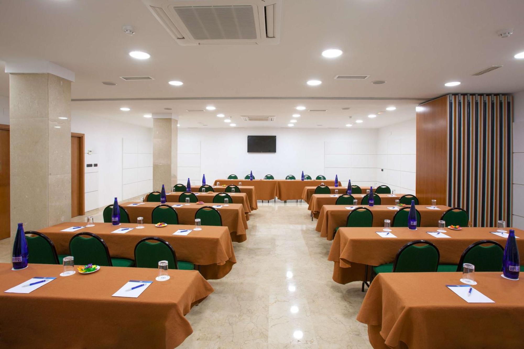 Hotel Nh San Pedro 3*