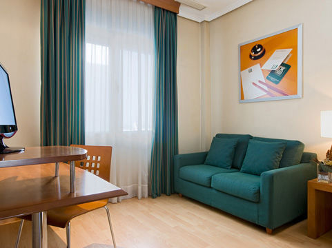 Hotel Nh San Pedro 3*